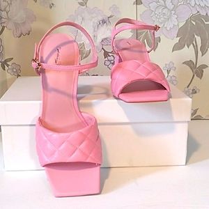 NWT AUSTYN QUILTED SANDAL BY OPEN EDIT IN PINK STORM